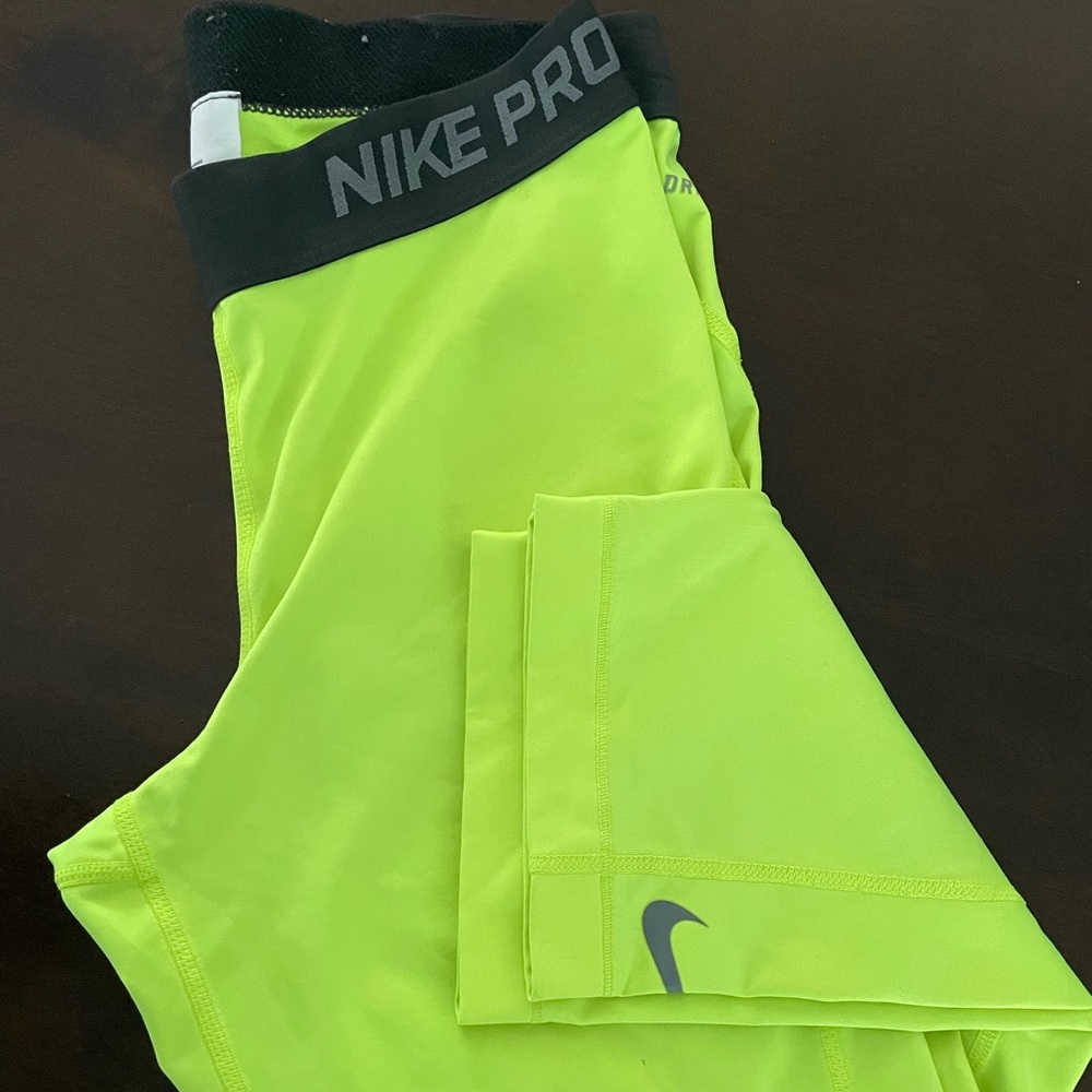 Nike Cropped Leggings